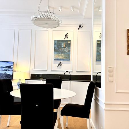 Mondrian Luxury Suites & Apartments Market Square I Варшава Экстерьер фото